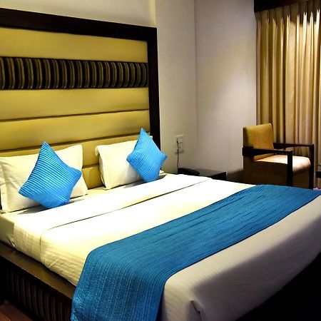 Landmark Hotel Chandigarh Exterior photo