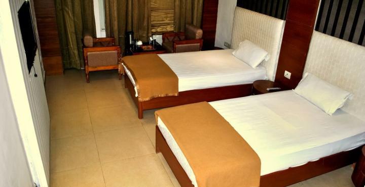 Landmark Hotel Chandigarh Exterior photo