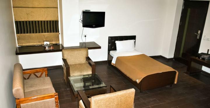Landmark Hotel Chandigarh Exterior photo