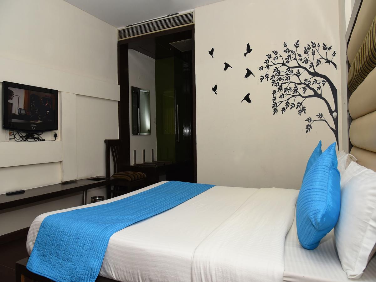 Landmark Hotel Chandigarh Exterior photo