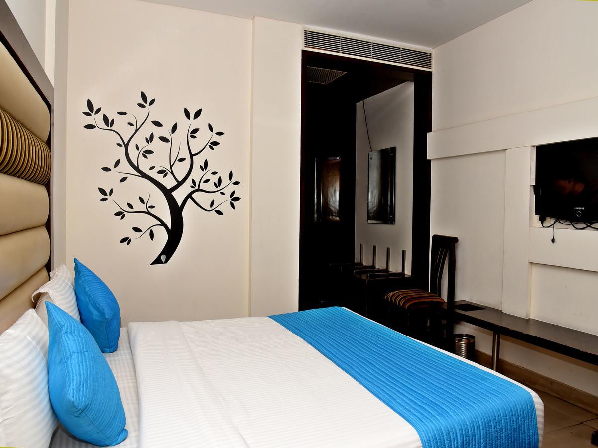 Landmark Hotel Chandigarh Exterior photo