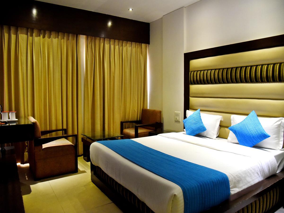 Landmark Hotel Chandigarh Exterior photo